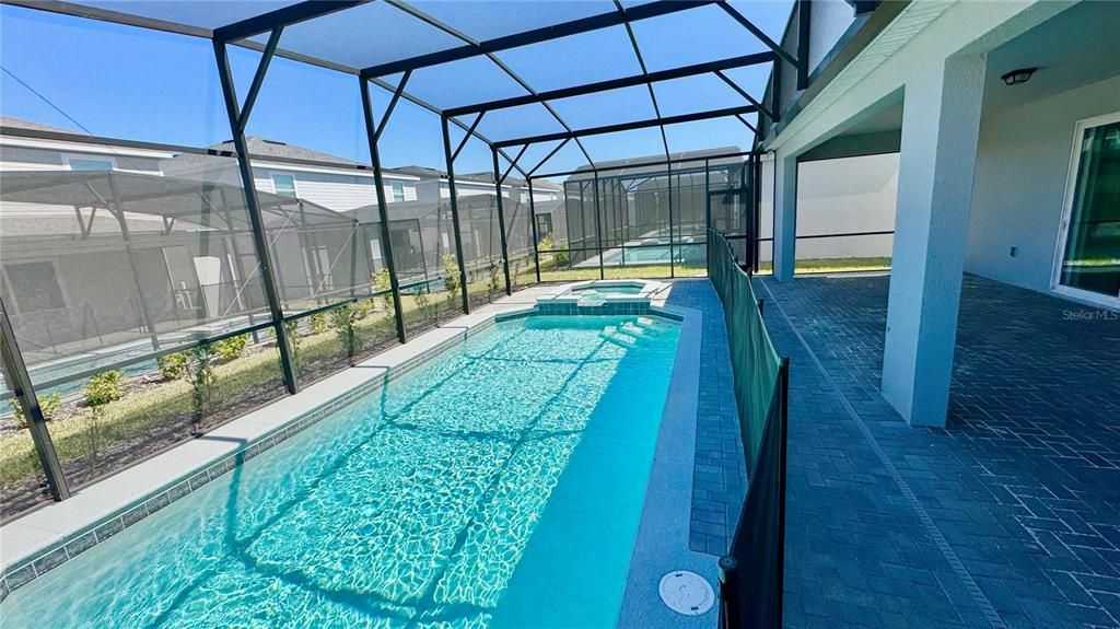 Activo con contrato: $934,900 (10 camas, 8 baños, 4376 Pies cuadrados)