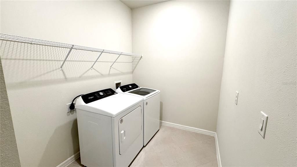 Activo con contrato: $934,900 (10 camas, 8 baños, 4376 Pies cuadrados)