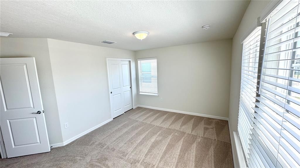 Activo con contrato: $934,900 (10 camas, 8 baños, 4376 Pies cuadrados)