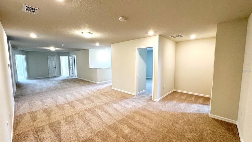 Activo con contrato: $934,900 (10 camas, 8 baños, 4376 Pies cuadrados)