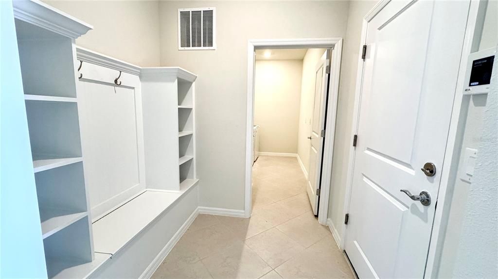 Activo con contrato: $934,900 (10 camas, 8 baños, 4376 Pies cuadrados)