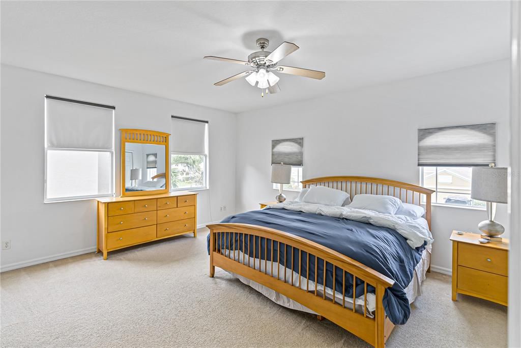 В аренду: $4,500 (5 спален, 2 ванн, 3057 Квадратных фут)