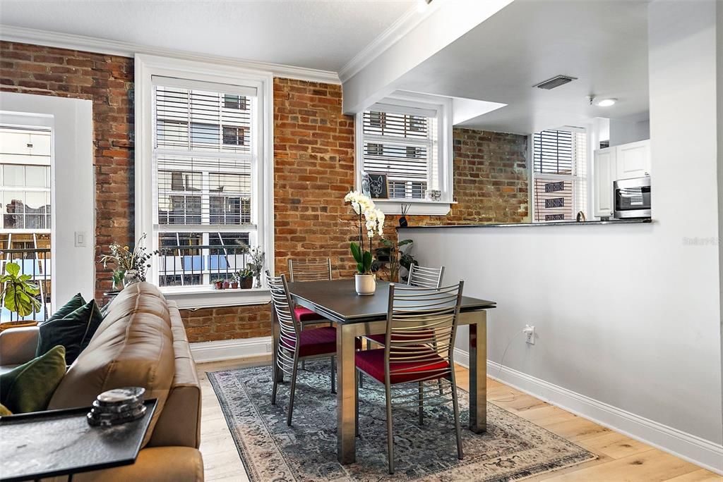 For Sale: $599,000 (2 beds, 2 baths, 1065 Square Feet)