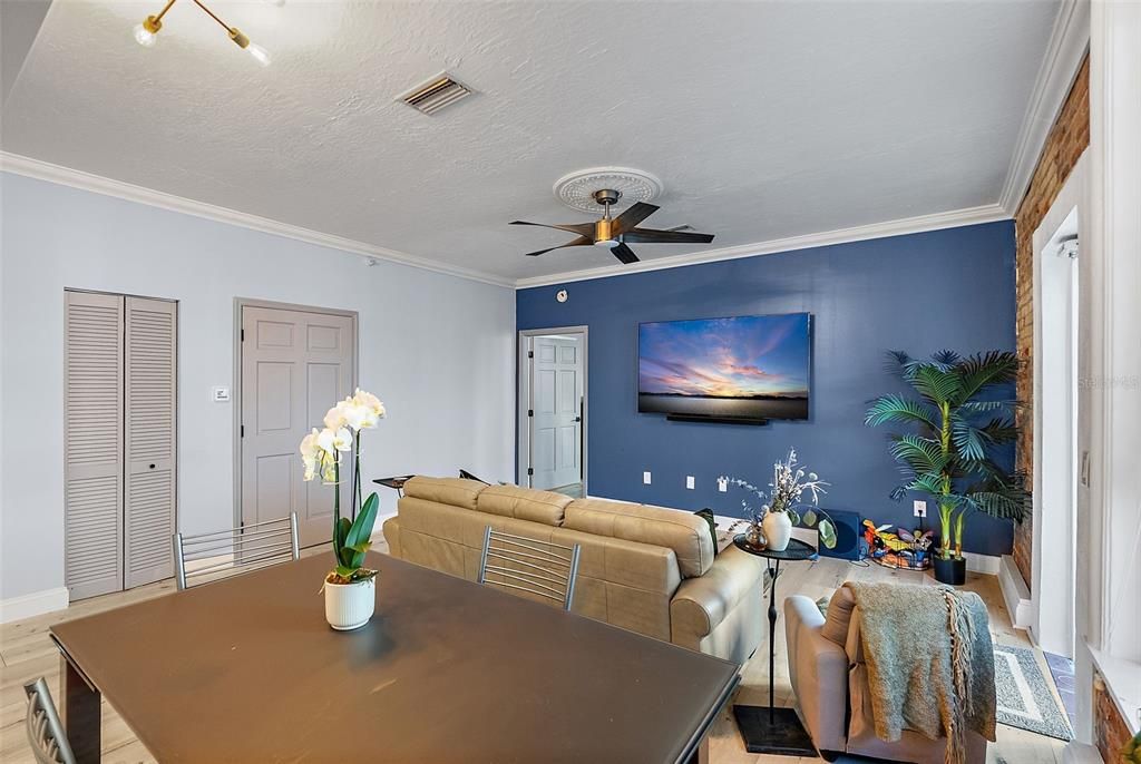 For Sale: $599,000 (2 beds, 2 baths, 1065 Square Feet)