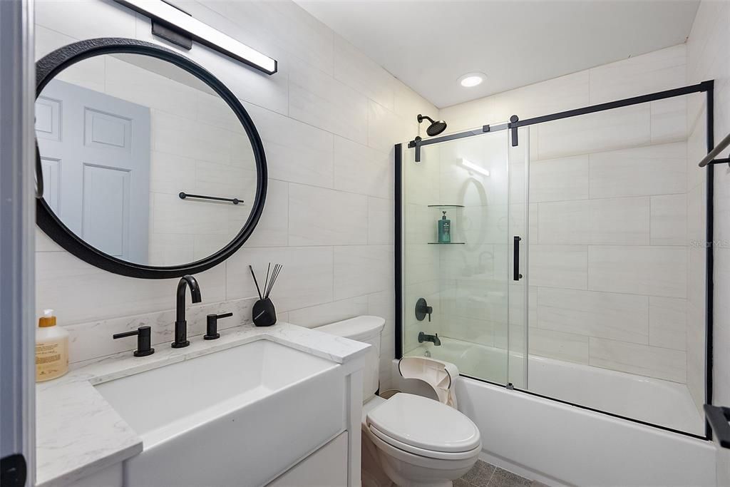 For Sale: $599,000 (2 beds, 2 baths, 1065 Square Feet)