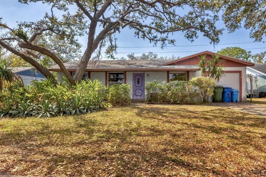 Недавно продано: $250,000 (2 спален, 2 ванн, 1323 Квадратных фут)