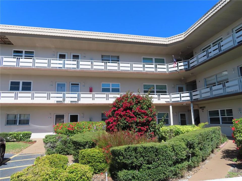 Vendido Recientemente: $74,900 (1 camas, 1 baños, 835 Pies cuadrados)