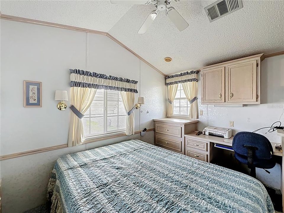 На продажу: $117,000 (1 спален, 1 ванн, 700 Квадратных фут)