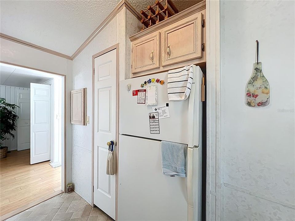 На продажу: $117,000 (1 спален, 1 ванн, 700 Квадратных фут)