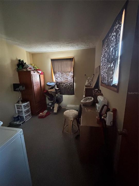 待售: $139,900 (2 贝兹, 1 浴室, 784 平方英尺)