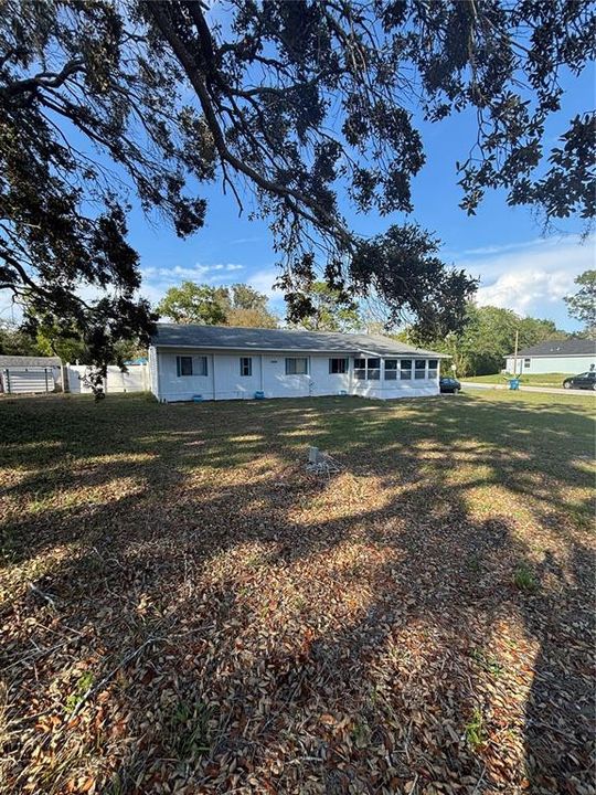 待售: $139,900 (2 贝兹, 1 浴室, 784 平方英尺)