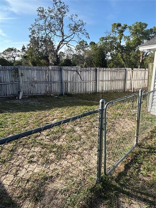 待售: $139,900 (2 贝兹, 1 浴室, 784 平方英尺)