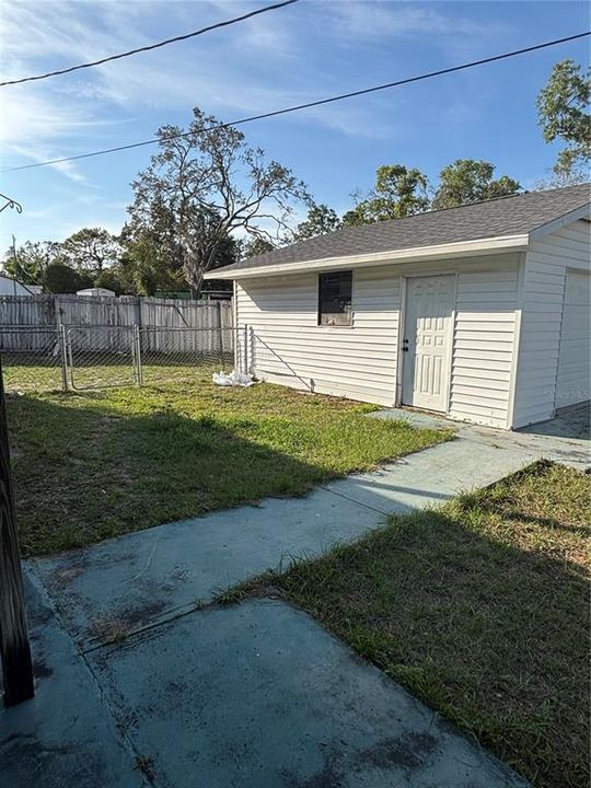 待售: $139,900 (2 贝兹, 1 浴室, 784 平方英尺)