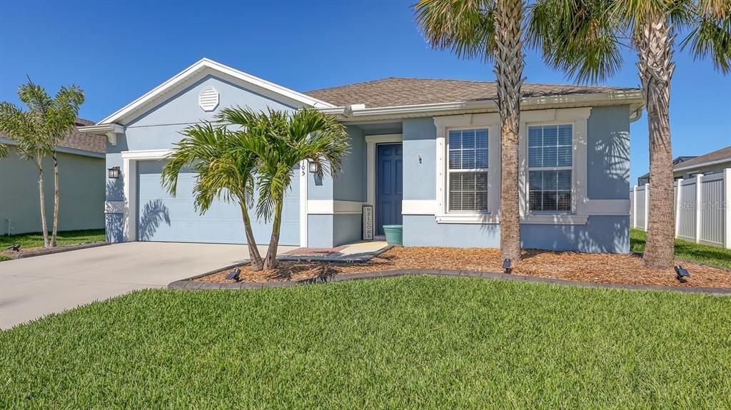 Recently Sold: $395,000 (4 beds, 2 baths, 2022 Square Feet)