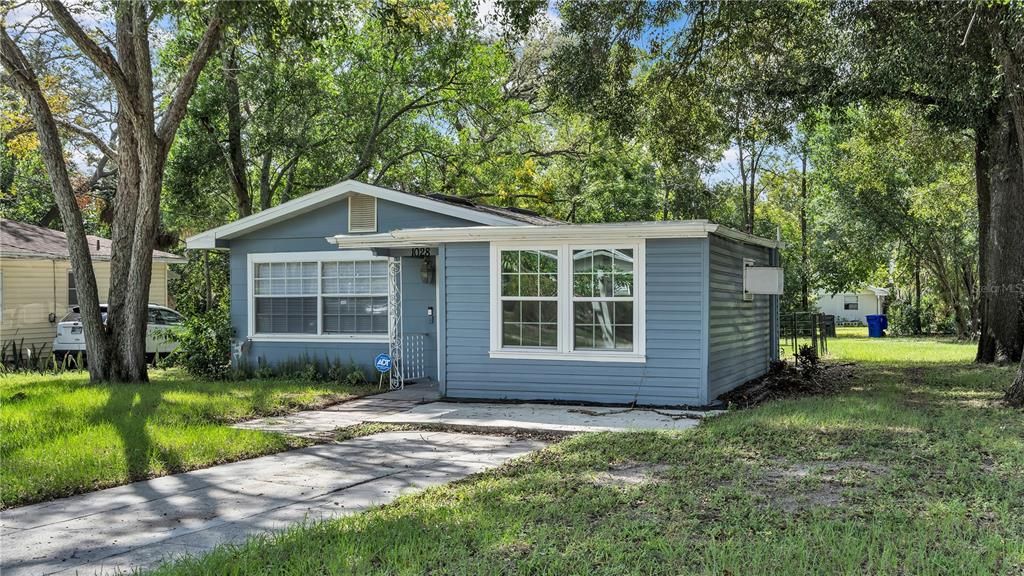 For Sale: $235,000 (3 beds, 2 baths, 1253 Square Feet)