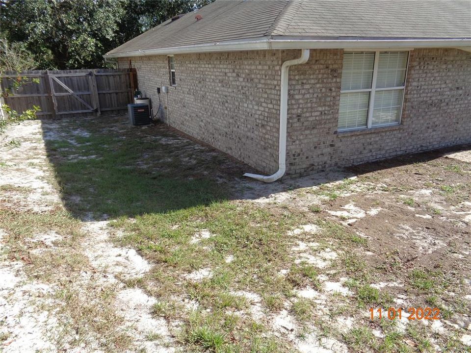 Под контрактом: $1,895 (4 спален, 2 ванн, 1970 Квадратных фут)