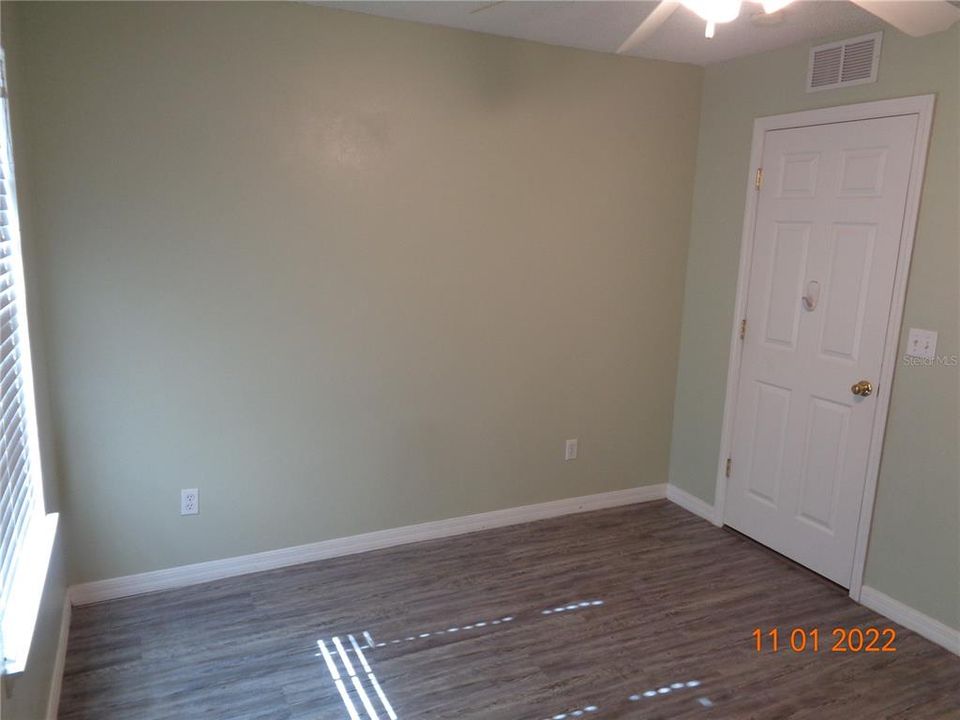 Под контрактом: $1,895 (4 спален, 2 ванн, 1970 Квадратных фут)