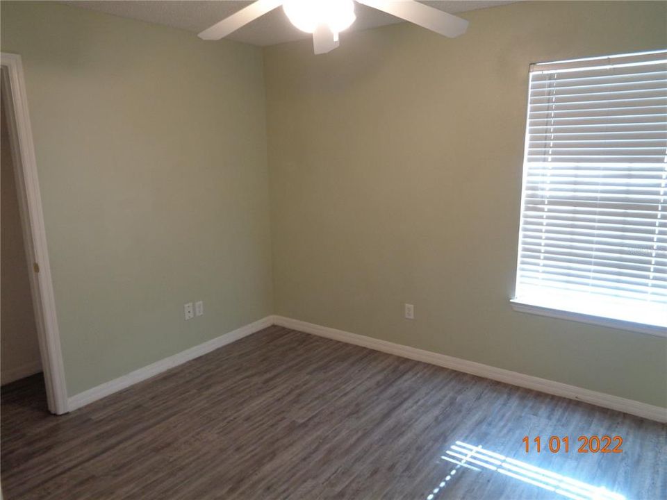 Под контрактом: $1,895 (4 спален, 2 ванн, 1970 Квадратных фут)