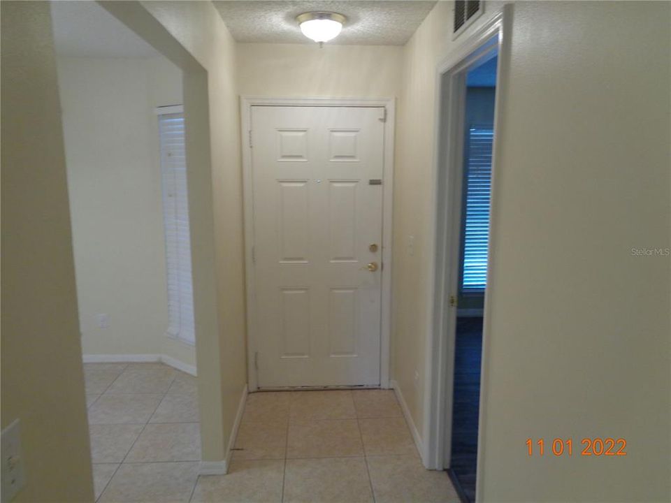 Под контрактом: $1,895 (4 спален, 2 ванн, 1970 Квадратных фут)