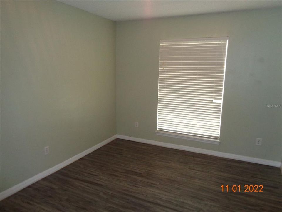 Под контрактом: $1,895 (4 спален, 2 ванн, 1970 Квадратных фут)