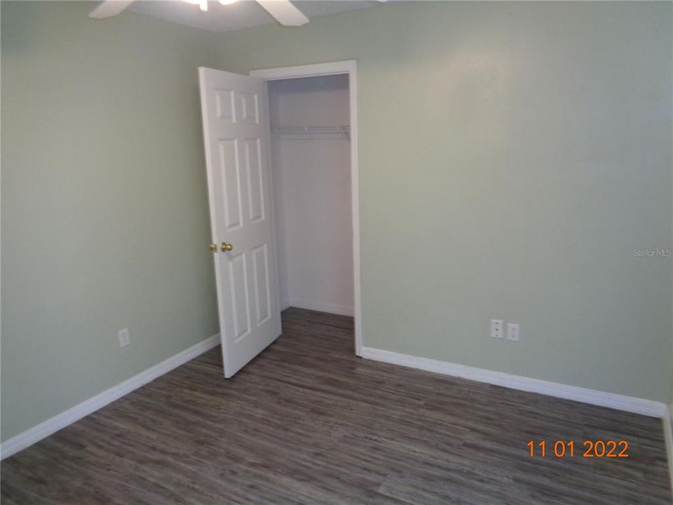 Под контрактом: $1,895 (4 спален, 2 ванн, 1970 Квадратных фут)