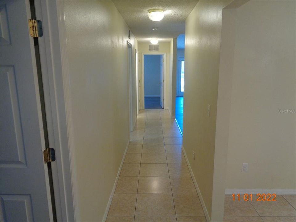 Под контрактом: $1,895 (4 спален, 2 ванн, 1970 Квадратных фут)