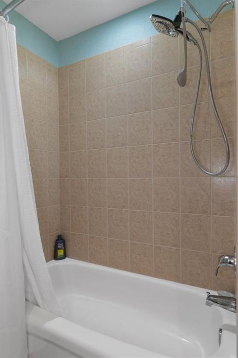 En Venta: $285,500 (3 camas, 2 baños, 1644 Pies cuadrados)