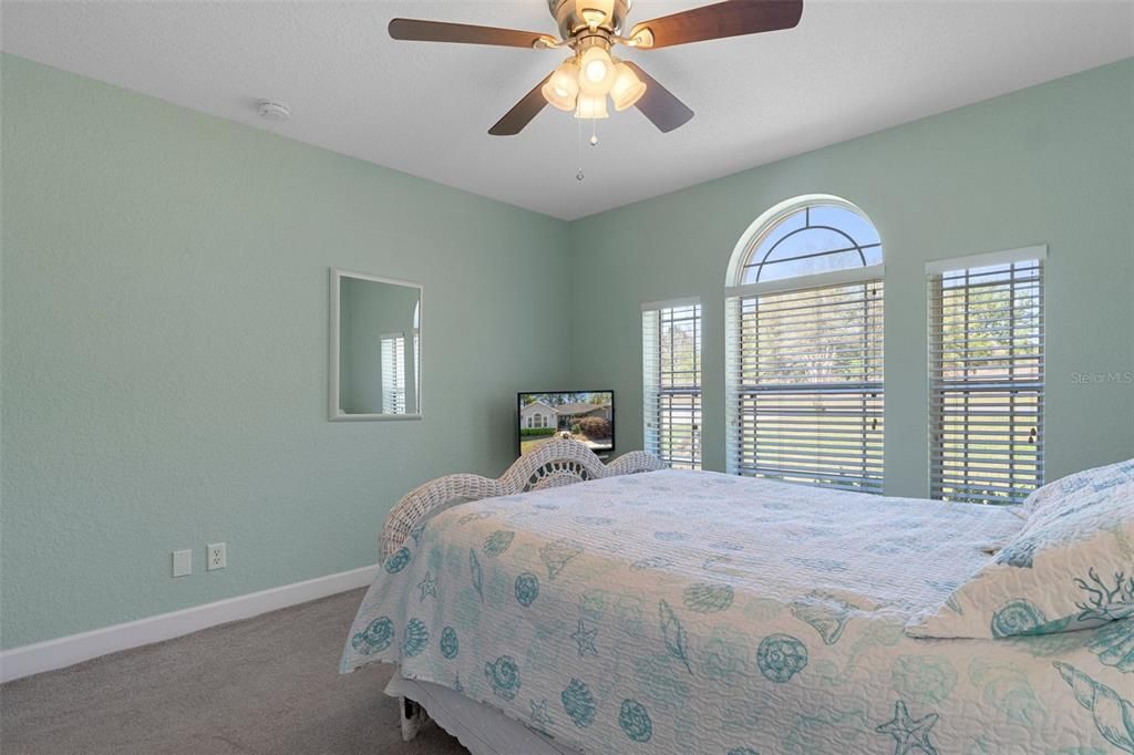 En Venta: $285,500 (3 camas, 2 baños, 1644 Pies cuadrados)