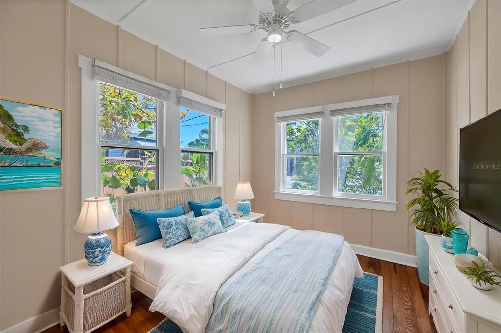 For Sale: $785,000 (3 beds, 2 baths, 1150 Square Feet)