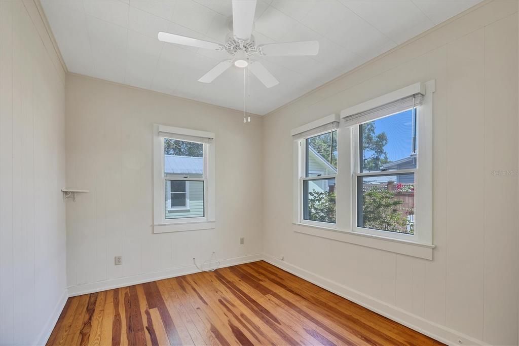 For Sale: $785,000 (3 beds, 2 baths, 1150 Square Feet)