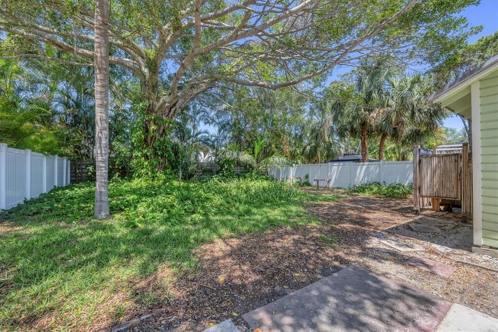 For Sale: $785,000 (3 beds, 2 baths, 1150 Square Feet)