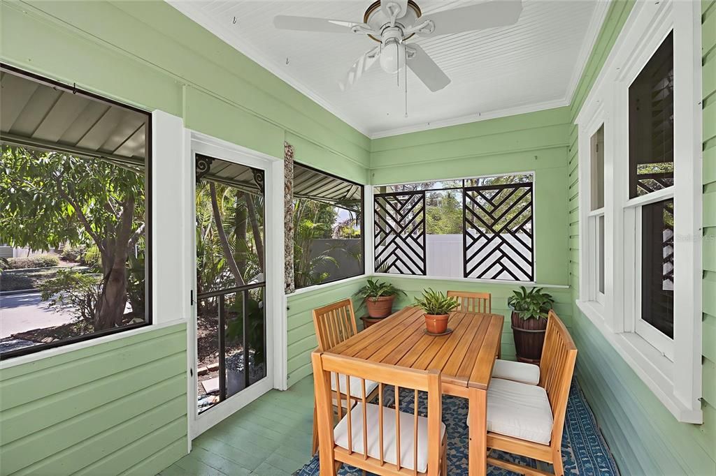 For Sale: $785,000 (3 beds, 2 baths, 1150 Square Feet)