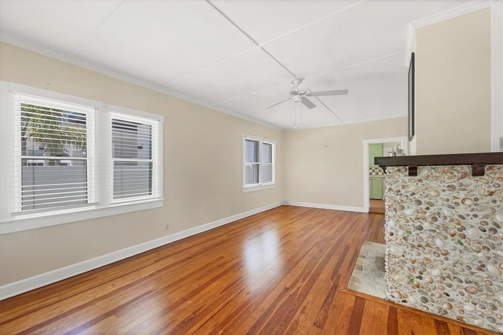 For Sale: $785,000 (3 beds, 2 baths, 1150 Square Feet)