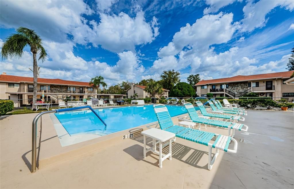 Под контрактом: $85,000 (2 спален, 2 ванн, 1320 Квадратных фут)