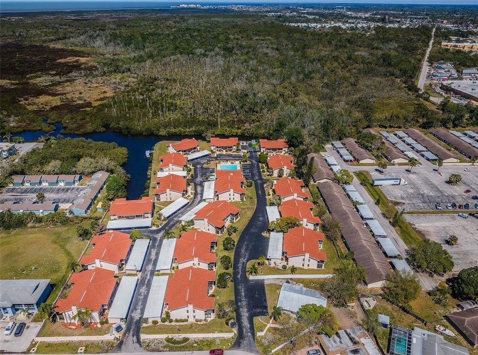 Под контрактом: $85,000 (2 спален, 2 ванн, 1320 Квадратных фут)