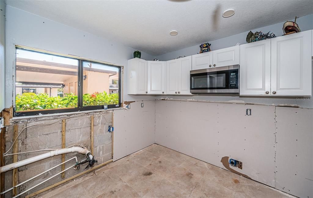 Под контрактом: $85,000 (2 спален, 2 ванн, 1320 Квадратных фут)