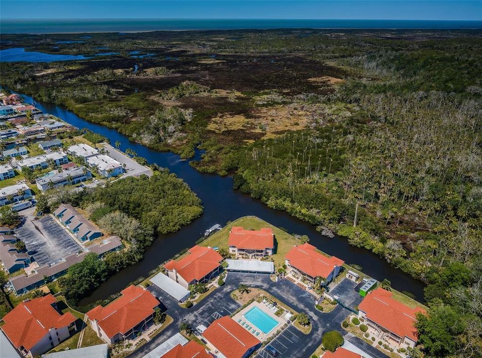 Под контрактом: $85,000 (2 спален, 2 ванн, 1320 Квадратных фут)