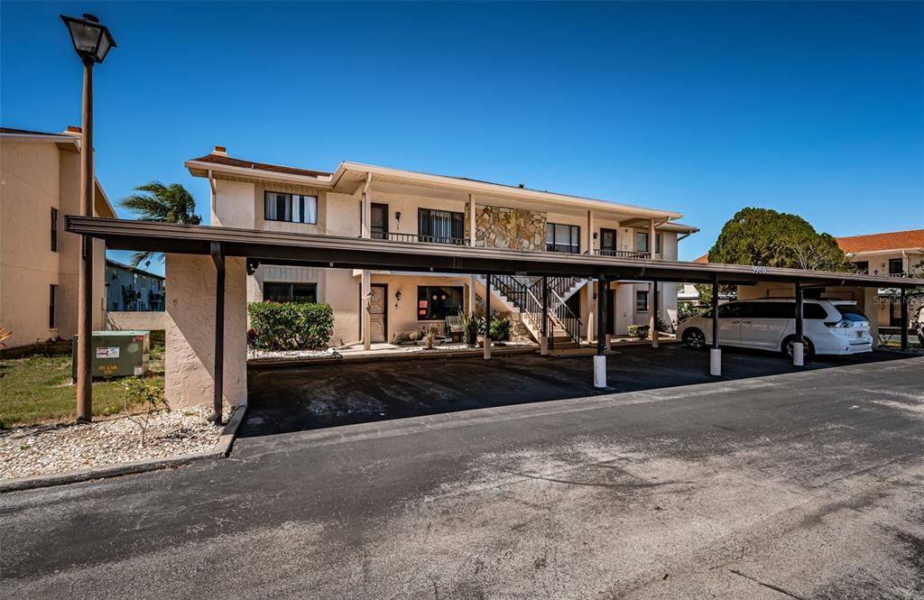 Под контрактом: $85,000 (2 спален, 2 ванн, 1320 Квадратных фут)