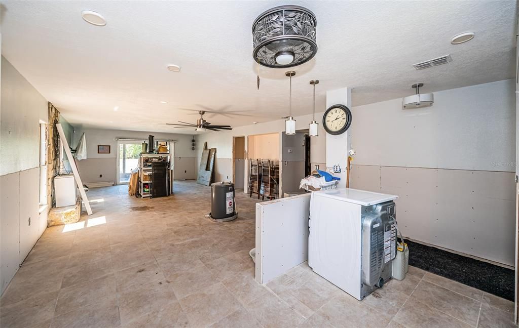 Под контрактом: $85,000 (2 спален, 2 ванн, 1320 Квадратных фут)