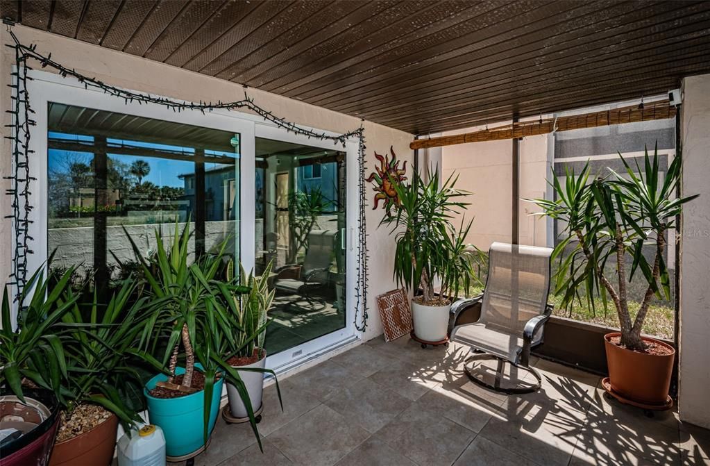 Под контрактом: $85,000 (2 спален, 2 ванн, 1320 Квадратных фут)