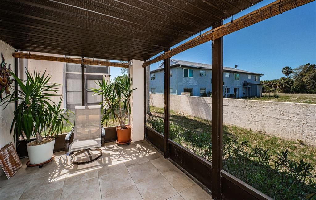 Под контрактом: $85,000 (2 спален, 2 ванн, 1320 Квадратных фут)