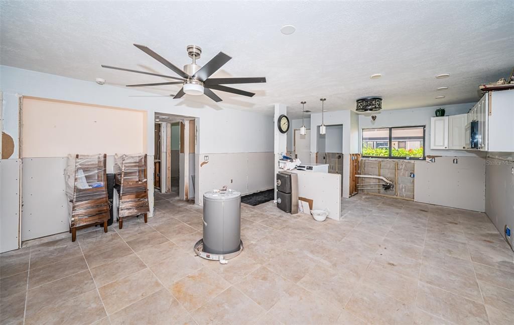 Под контрактом: $85,000 (2 спален, 2 ванн, 1320 Квадратных фут)