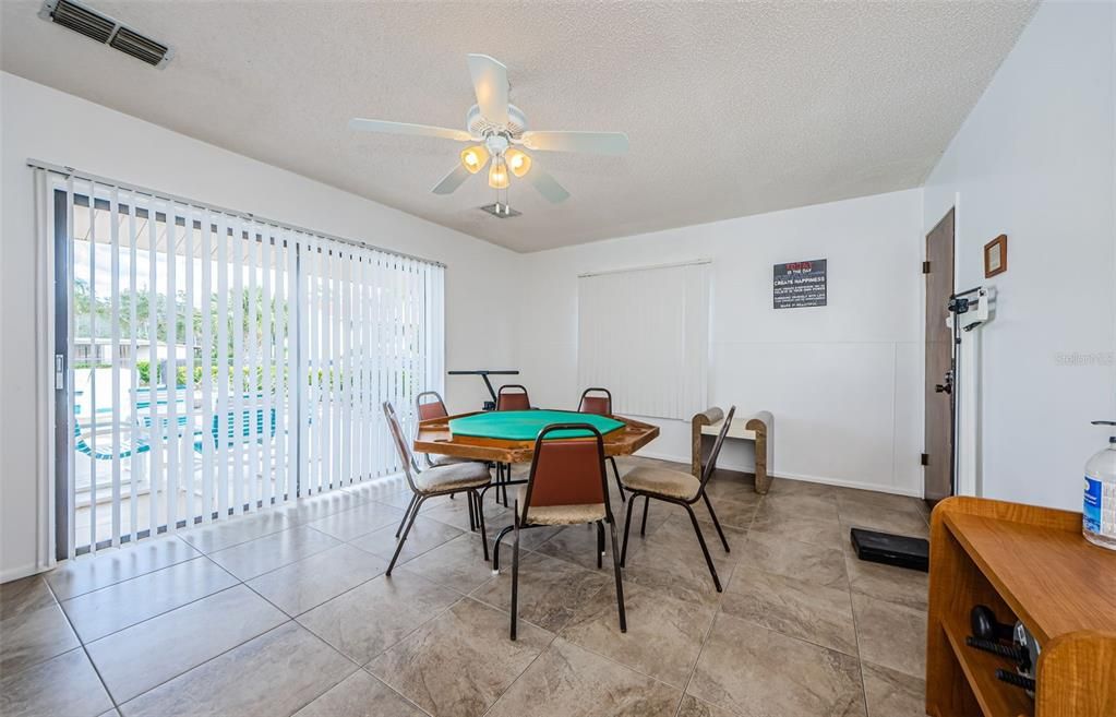 Под контрактом: $85,000 (2 спален, 2 ванн, 1320 Квадратных фут)