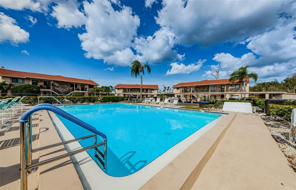 Под контрактом: $85,000 (2 спален, 2 ванн, 1320 Квадратных фут)