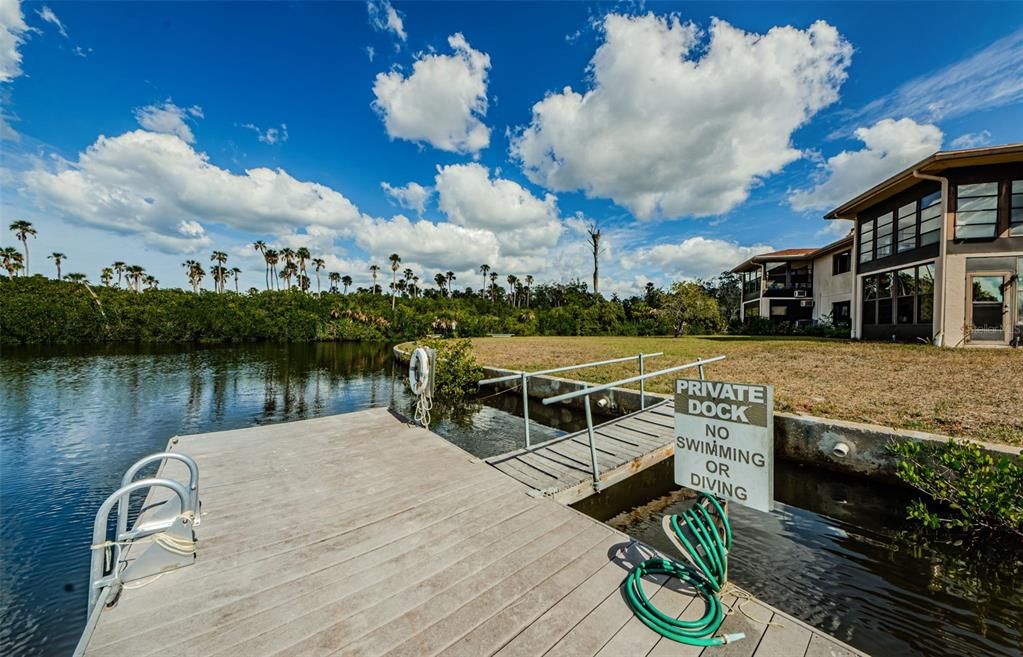 Под контрактом: $85,000 (2 спален, 2 ванн, 1320 Квадратных фут)