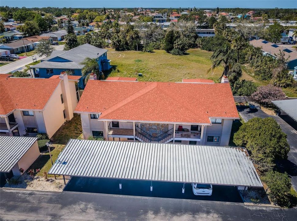 Под контрактом: $85,000 (2 спален, 2 ванн, 1320 Квадратных фут)