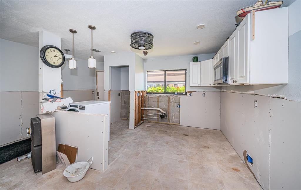 Под контрактом: $85,000 (2 спален, 2 ванн, 1320 Квадратных фут)