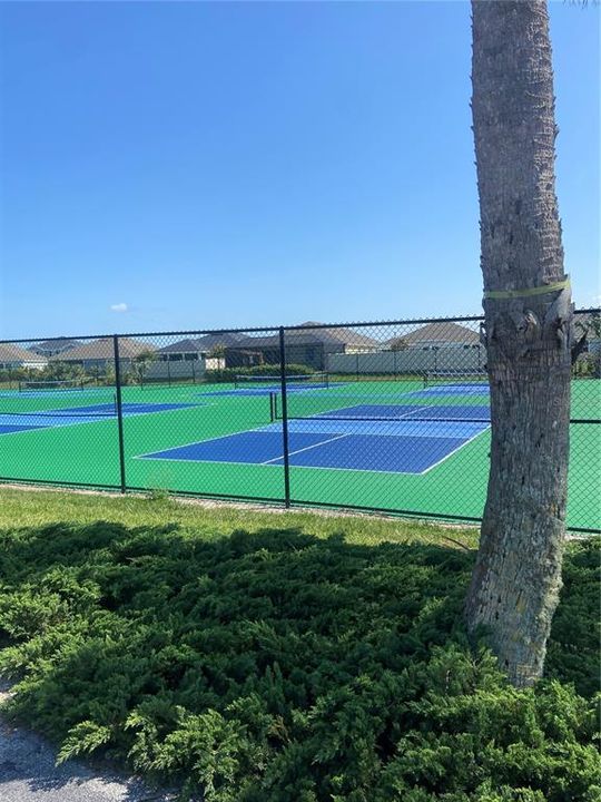 Под контрактом: $450,000 (3 спален, 2 ванн, 1810 Квадратных фут)