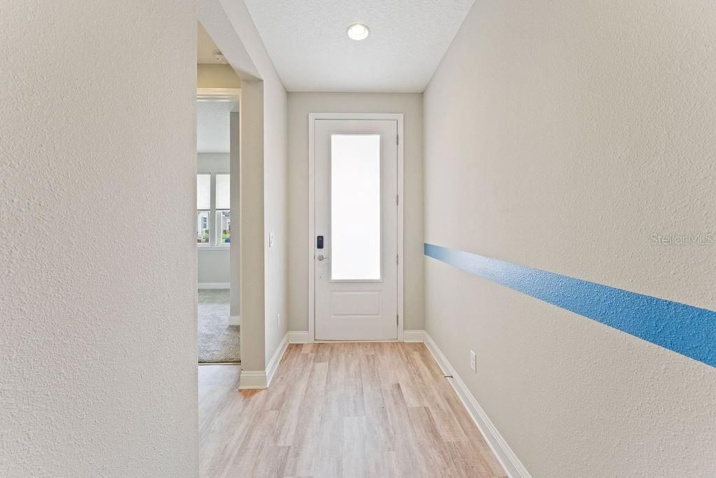 Под контрактом: $450,000 (3 спален, 2 ванн, 1810 Квадратных фут)