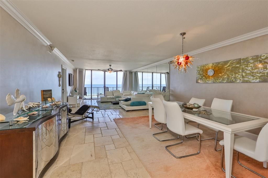 合同活跃: $7,000 (2 贝兹, 2 浴室, 1275 平方英尺)